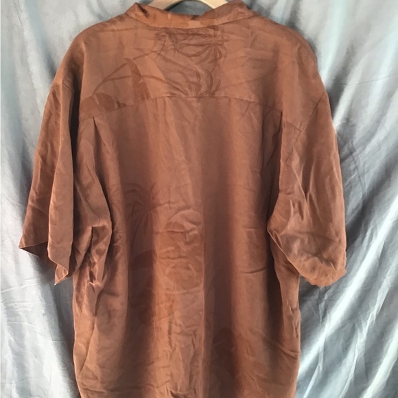 Tommy Bahama shirt size xl. ( box C ) - Picture 2 of 3